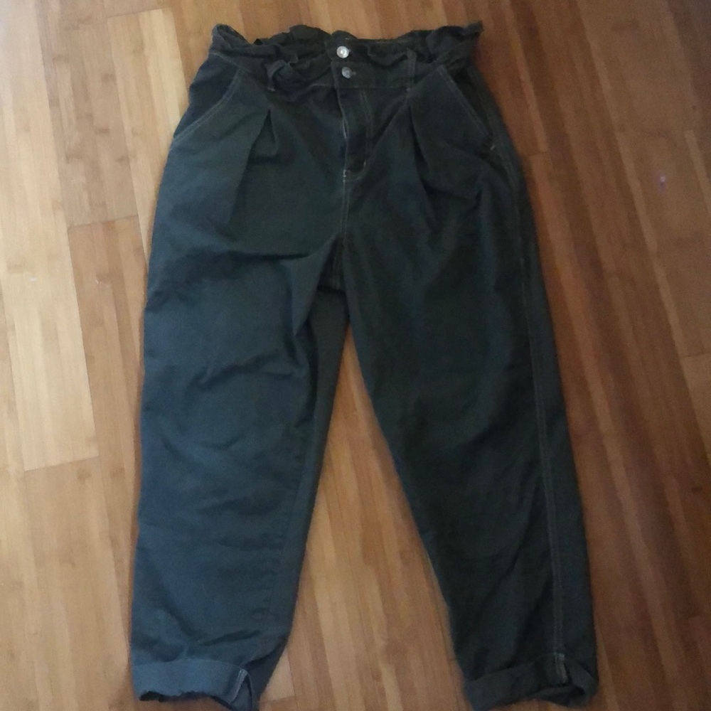 Super cute baggy dark green pants